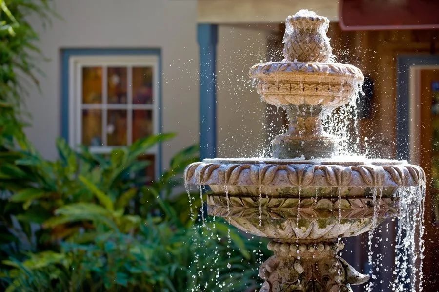 水景，花園里的一汪澄澈，讓空間更有生命力